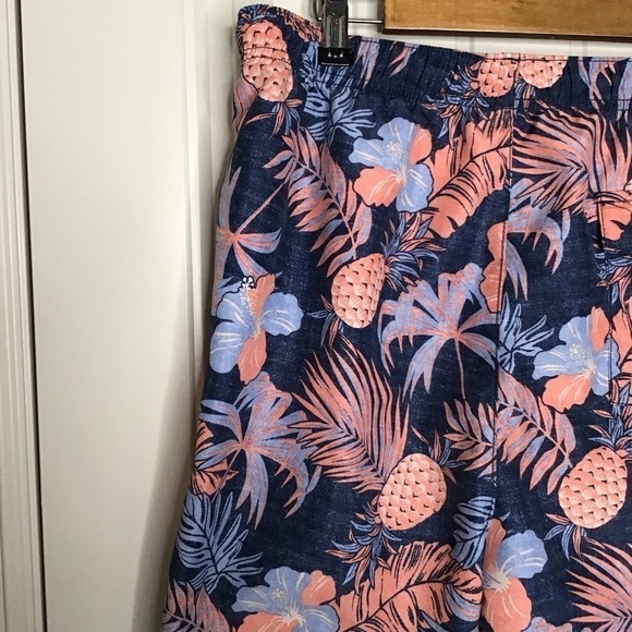 TOMMY BAHAMA Naples Midnight Coral Swim Trunk in Ocean Deep - Picture 6 of 11